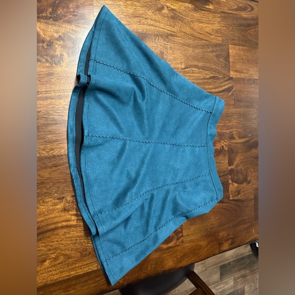 Francesca’s dark teal skirt. - Picture 2 of 3